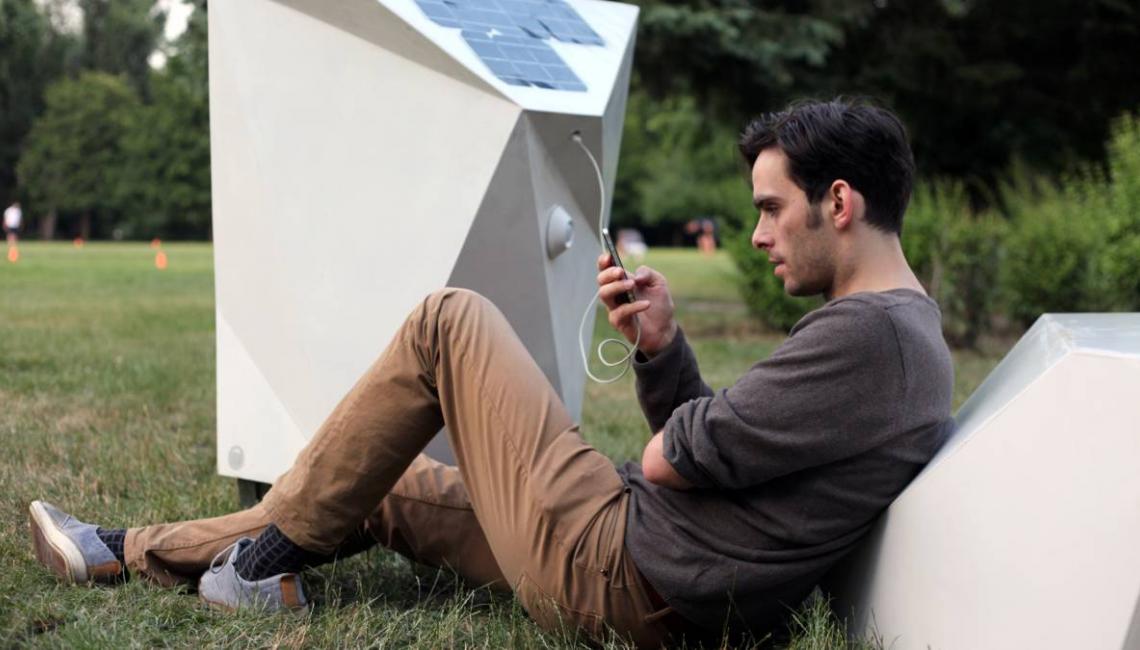 Parázs 2.0 - smart, furniture, design, renewable energy, work